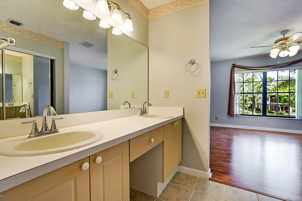 3283 Jog Park Drive Greenacres FL 33467