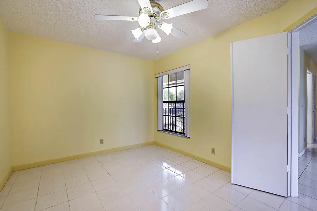 3283 Jog Park Drive Greenacres FL 33467