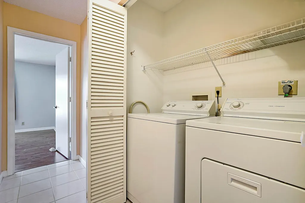 3283 Jog Park Drive Greenacres FL 33467