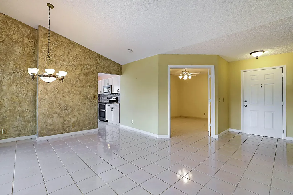 3283 Jog Park Drive Greenacres FL 33467