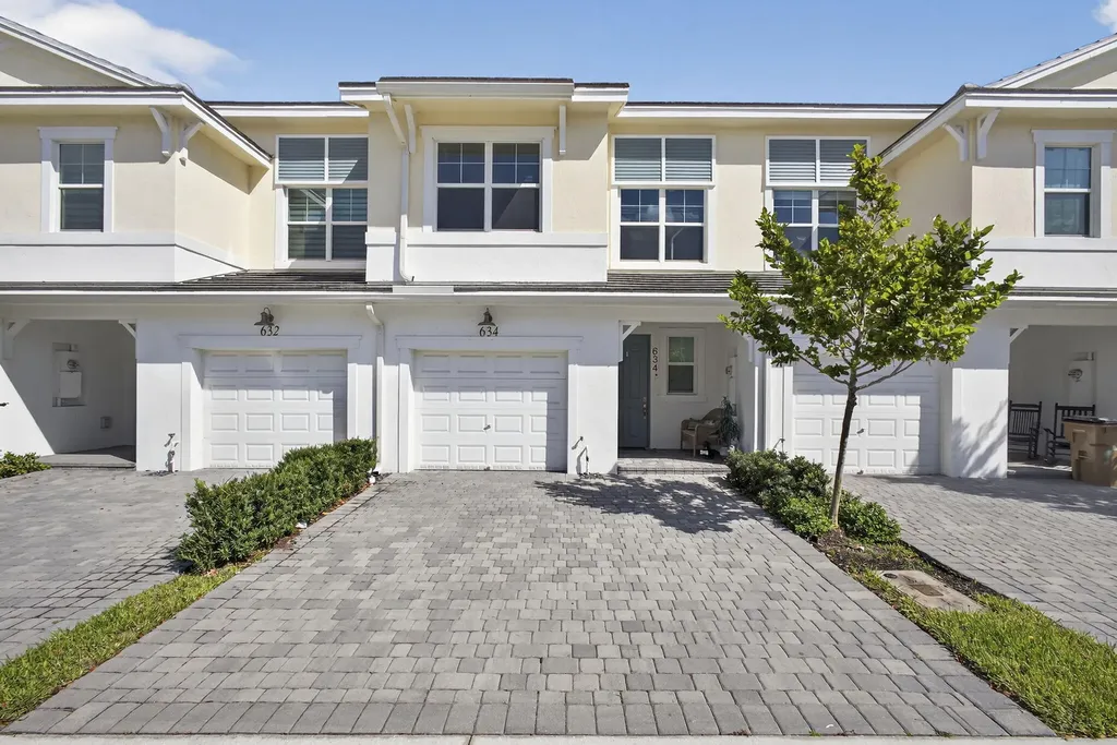 634 Parsons Way Deerfield Beach FL 33442