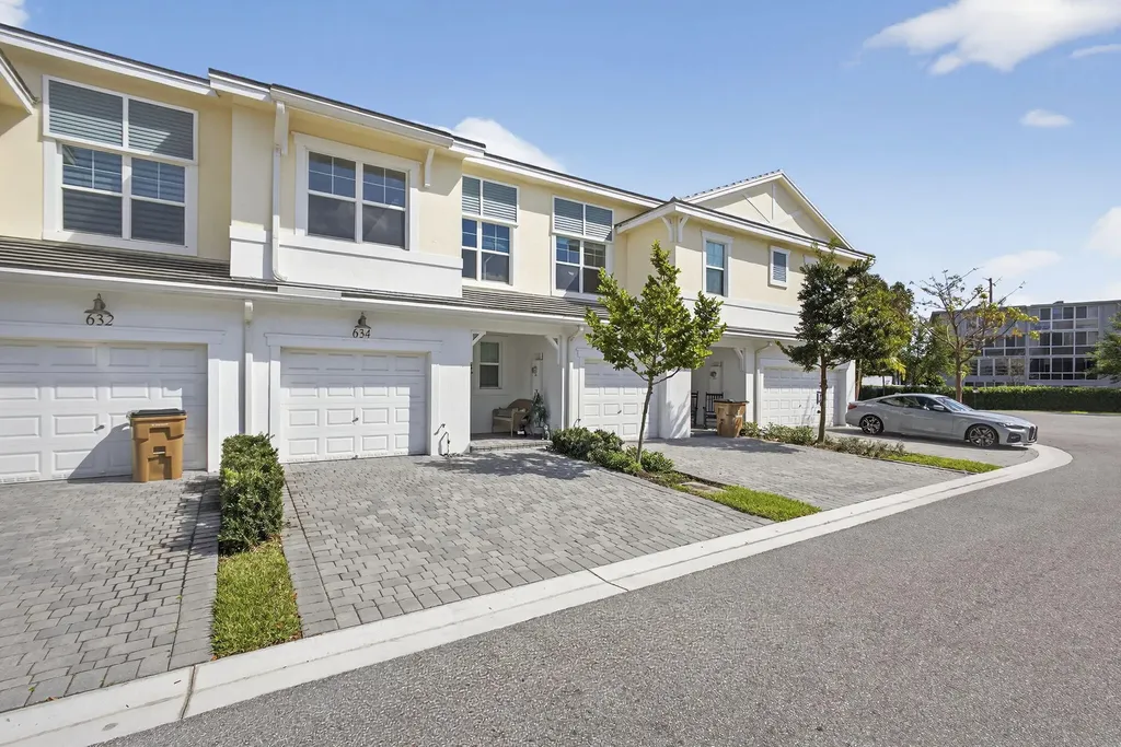 634 Parsons Way Deerfield Beach FL 33442