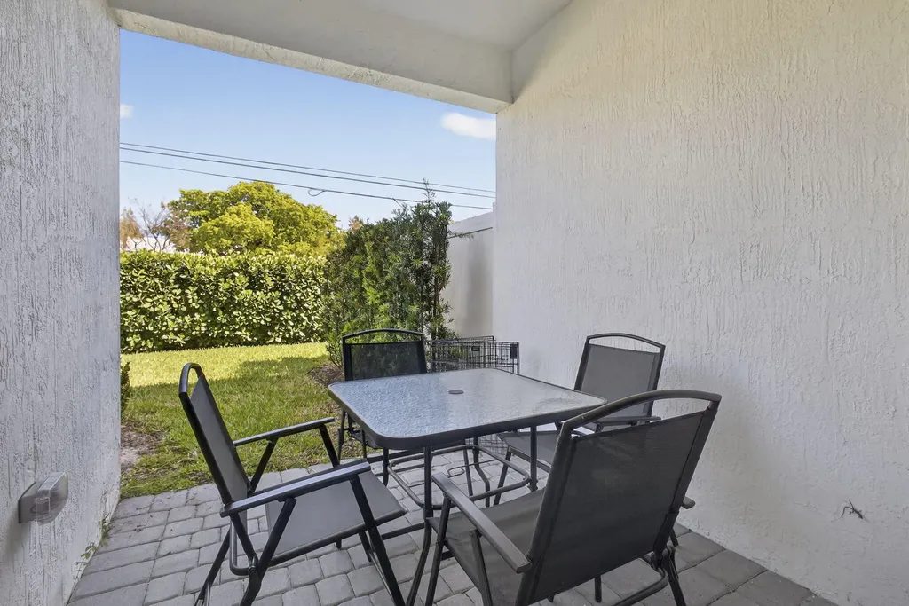 634 Parsons Way Deerfield Beach FL 33442