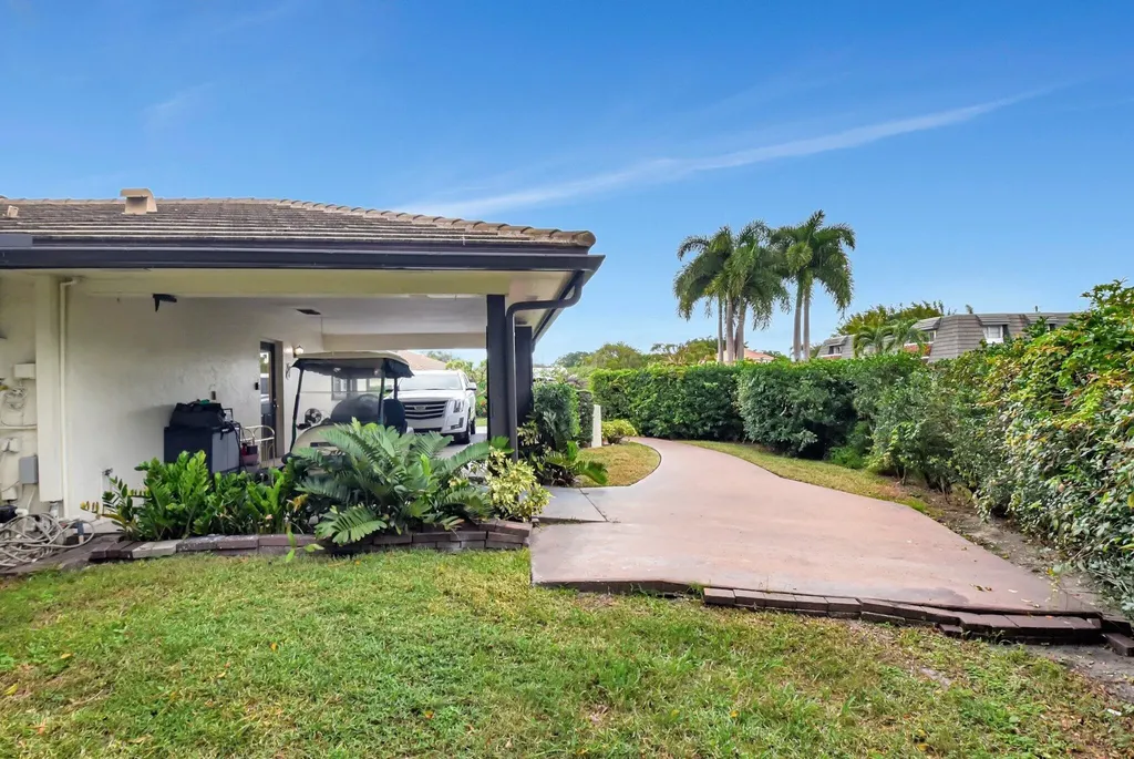 428 Pine Villa Drive Atlantis FL 33462