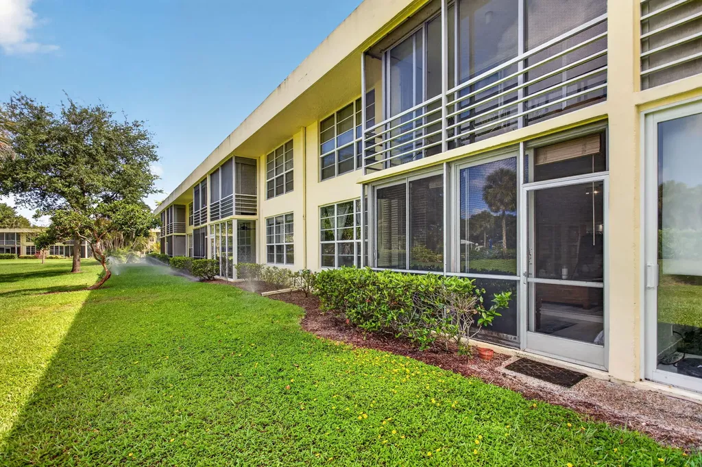 500 Oaks Lane Pompano Beach FL 33069