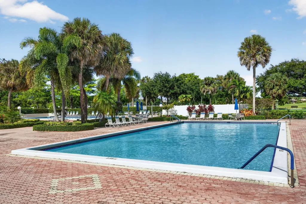 500 Oaks Lane Pompano Beach FL 33069