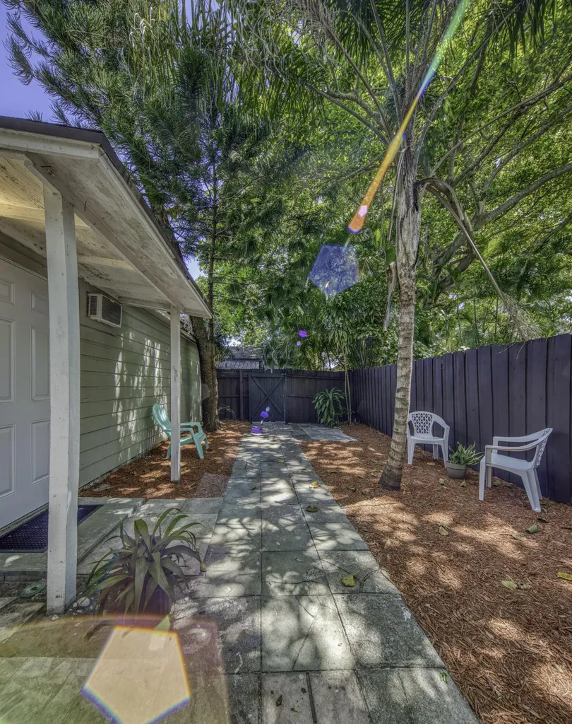 519 S M Street Lake Worth Beach FL 33460