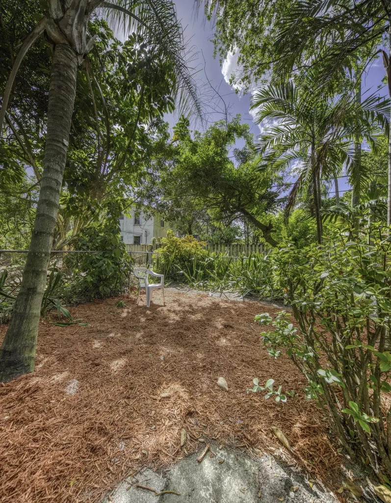 519 S M Street Lake Worth Beach FL 33460