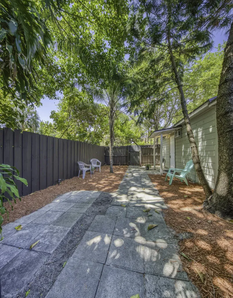 519 S M Street Lake Worth Beach FL 33460