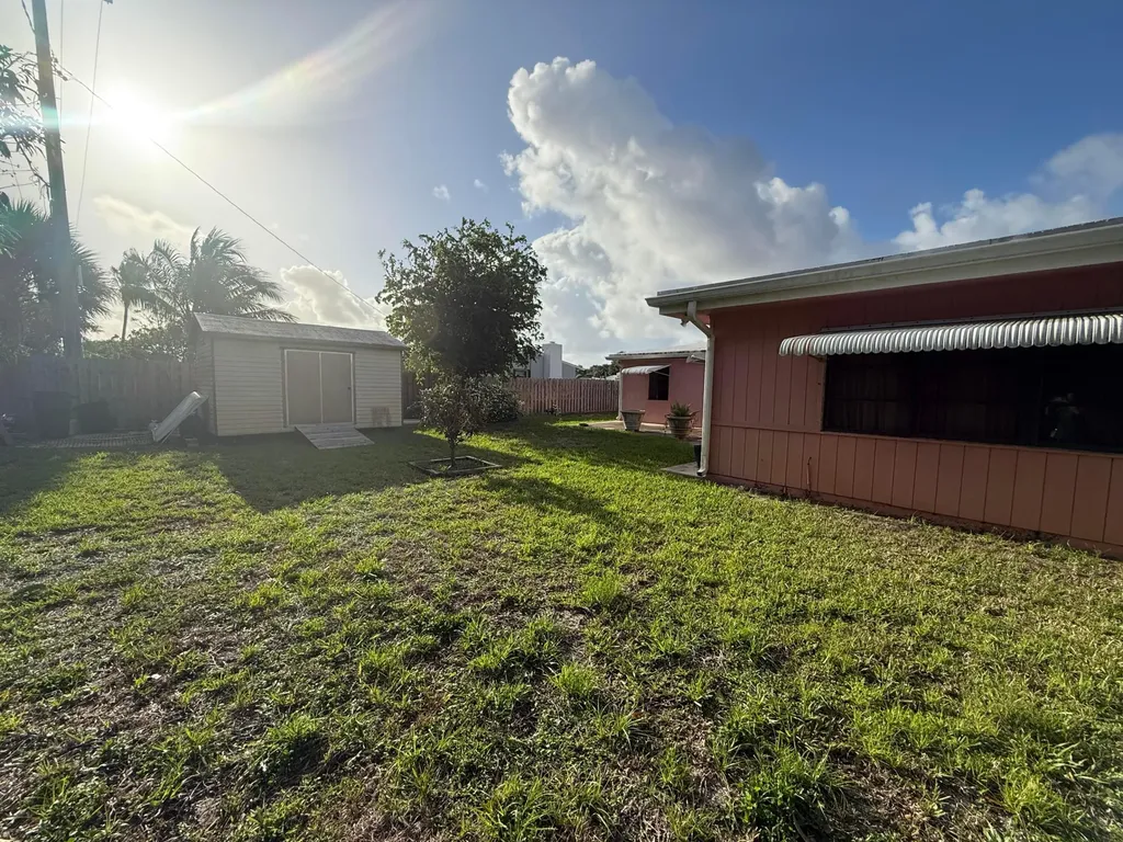 817 Elm Road West Palm Beach FL 33409