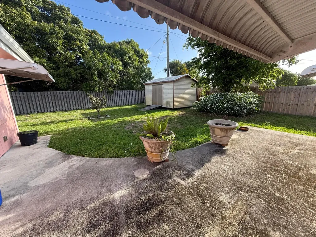 817 Elm Road West Palm Beach FL 33409