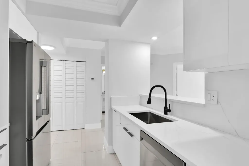 99 SE Mizner Boulevard Boca Raton FL 33432