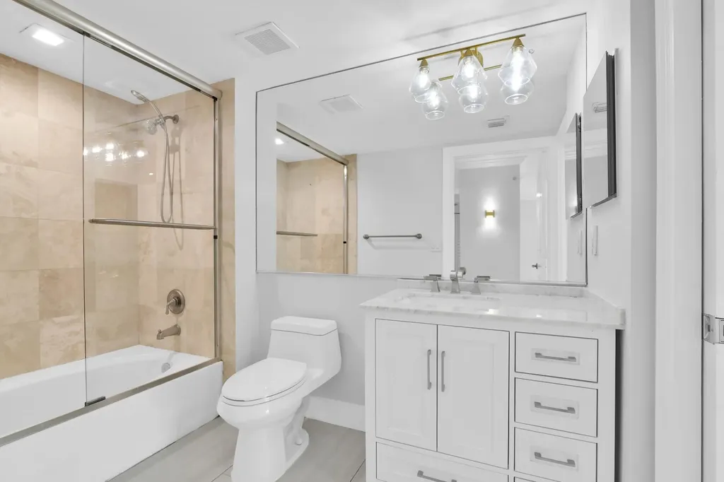 99 SE Mizner Boulevard Boca Raton FL 33432
