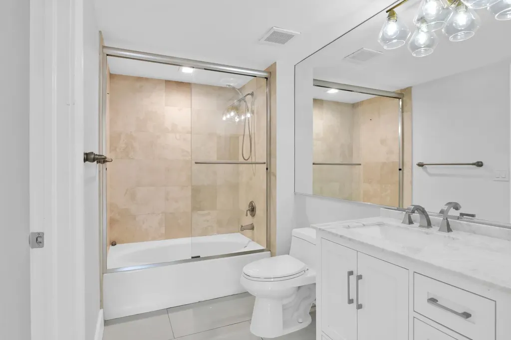 99 SE Mizner Boulevard Boca Raton FL 33432