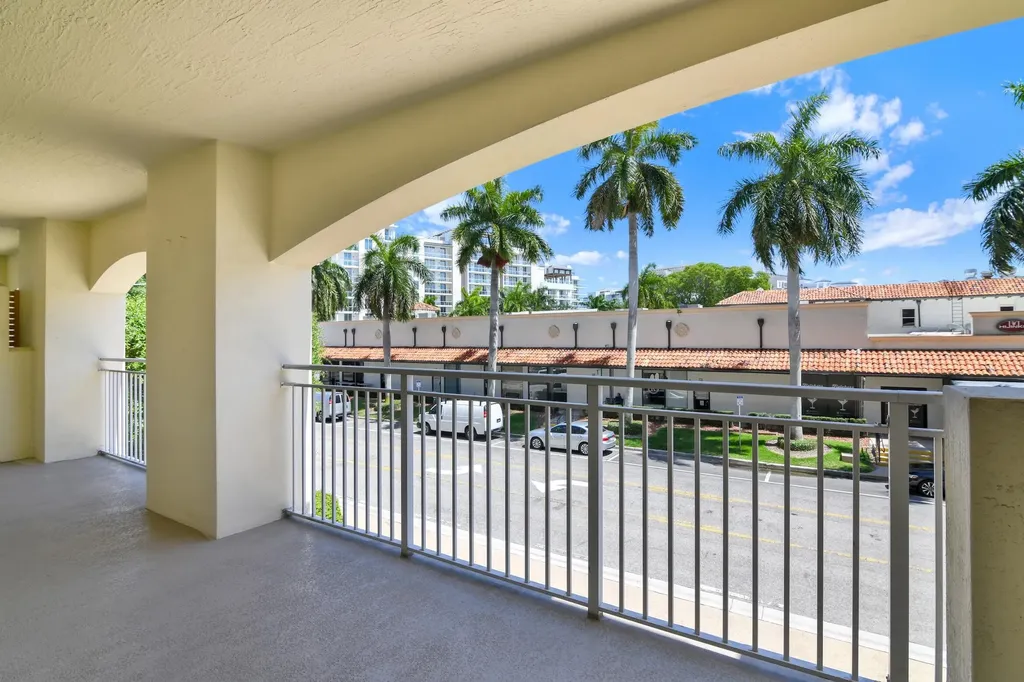 99 SE Mizner Boulevard Boca Raton FL 33432