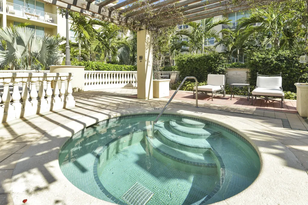 99 SE Mizner Boulevard Boca Raton FL 33432