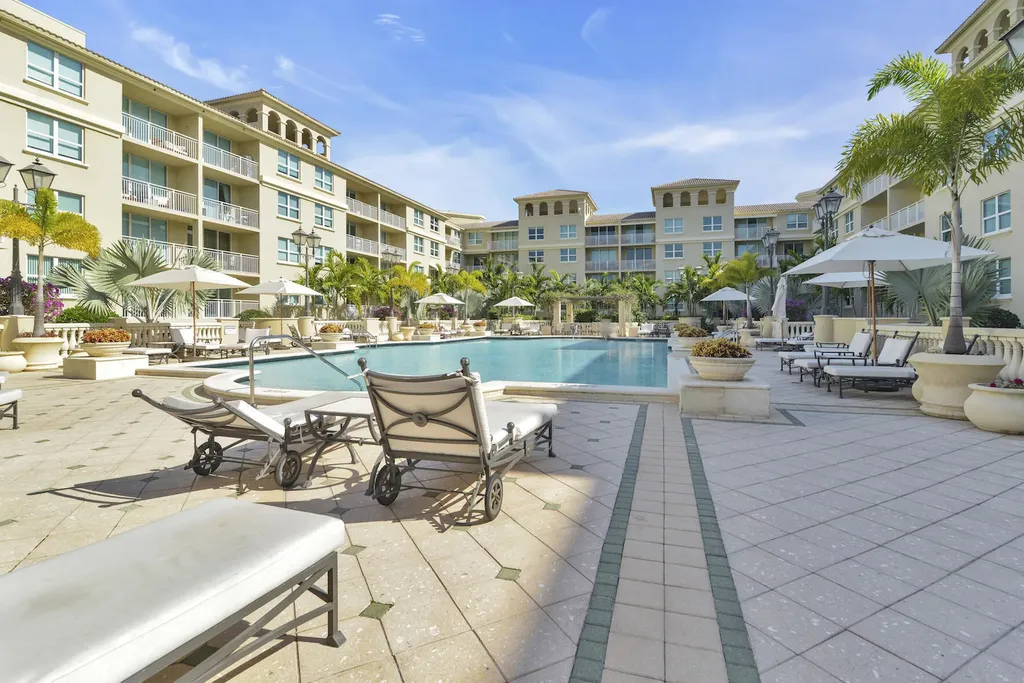 99 SE Mizner Boulevard Boca Raton FL 33432