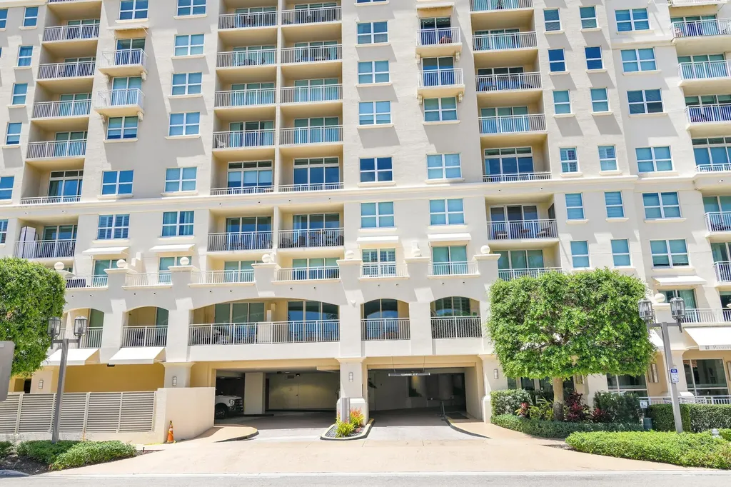 99 SE Mizner Boulevard Boca Raton FL 33432