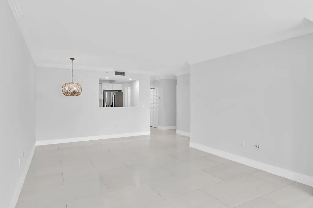 99 SE Mizner Boulevard Boca Raton FL 33432