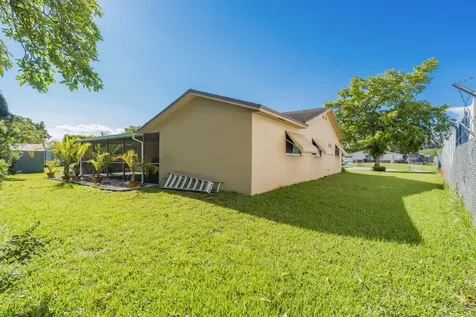 6270 Sherman Street Hollywood FL 33024