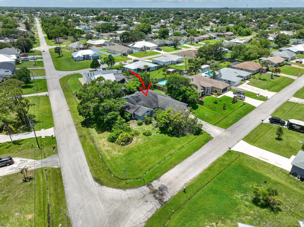 674 SE Starfish Avenue Port St Lucie FL 34983