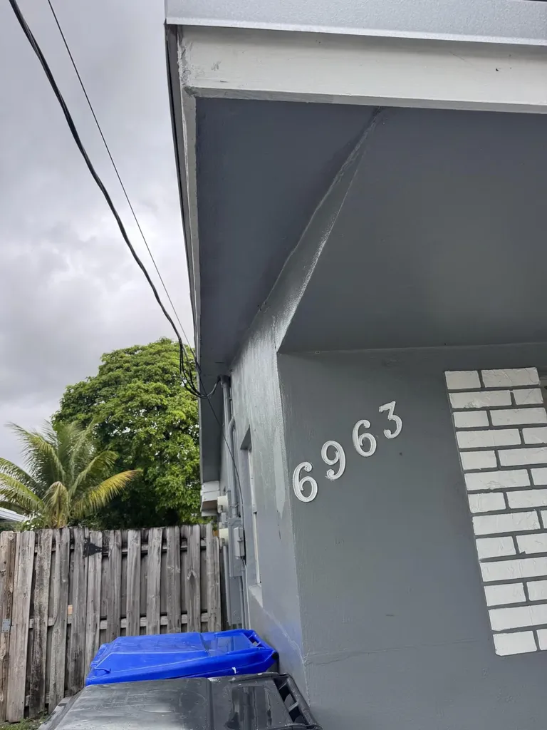 6963 SW 19th Street N North Lauderdale FL 33068