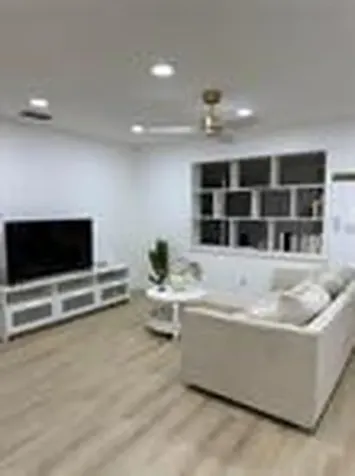 3693 Lakewood Road Palm Springs FL 33461