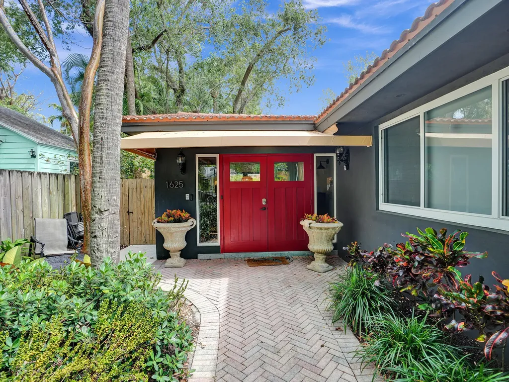 1625 SE 2nd Court Fort Lauderdale FL 33301