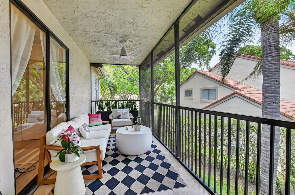 5801 Coach House Circle Boca Raton FL 33486