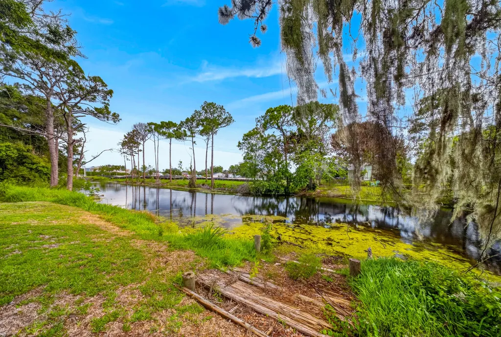 662 SE Essex Drive Port St Lucie FL 34984
