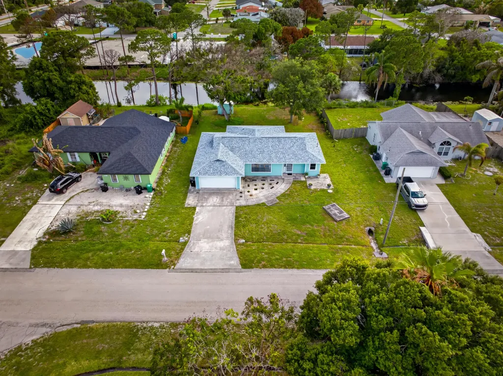 662 SE Essex Drive Port St Lucie FL 34984