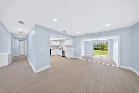 662 SE Essex Drive Port St Lucie FL 34984