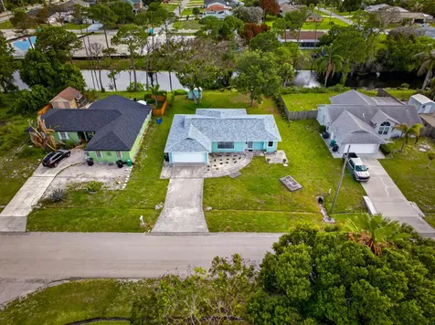 662 SE Essex Drive Port St Lucie FL 34984