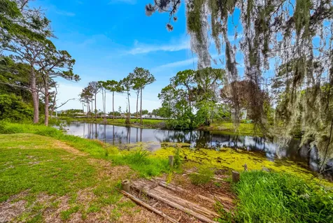 662 SE Essex Drive Port St Lucie FL 34984