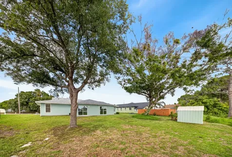662 SE Essex Drive Port St Lucie FL 34984