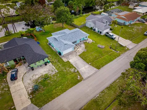 662 SE Essex Drive Port St Lucie FL 34984