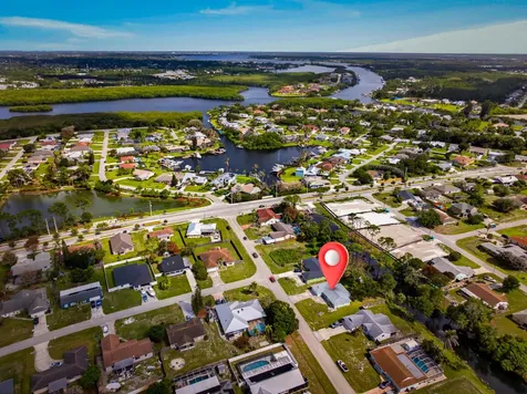 662 SE Essex Drive Port St Lucie FL 34984
