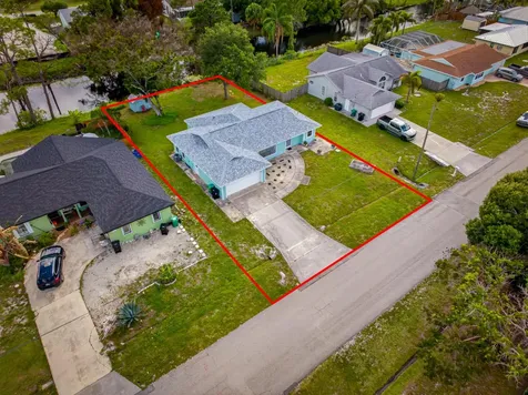 662 SE Essex Drive Port St Lucie FL 34984