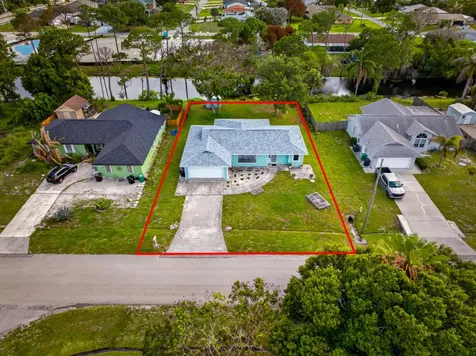 662 SE Essex Drive Port St Lucie FL 34984