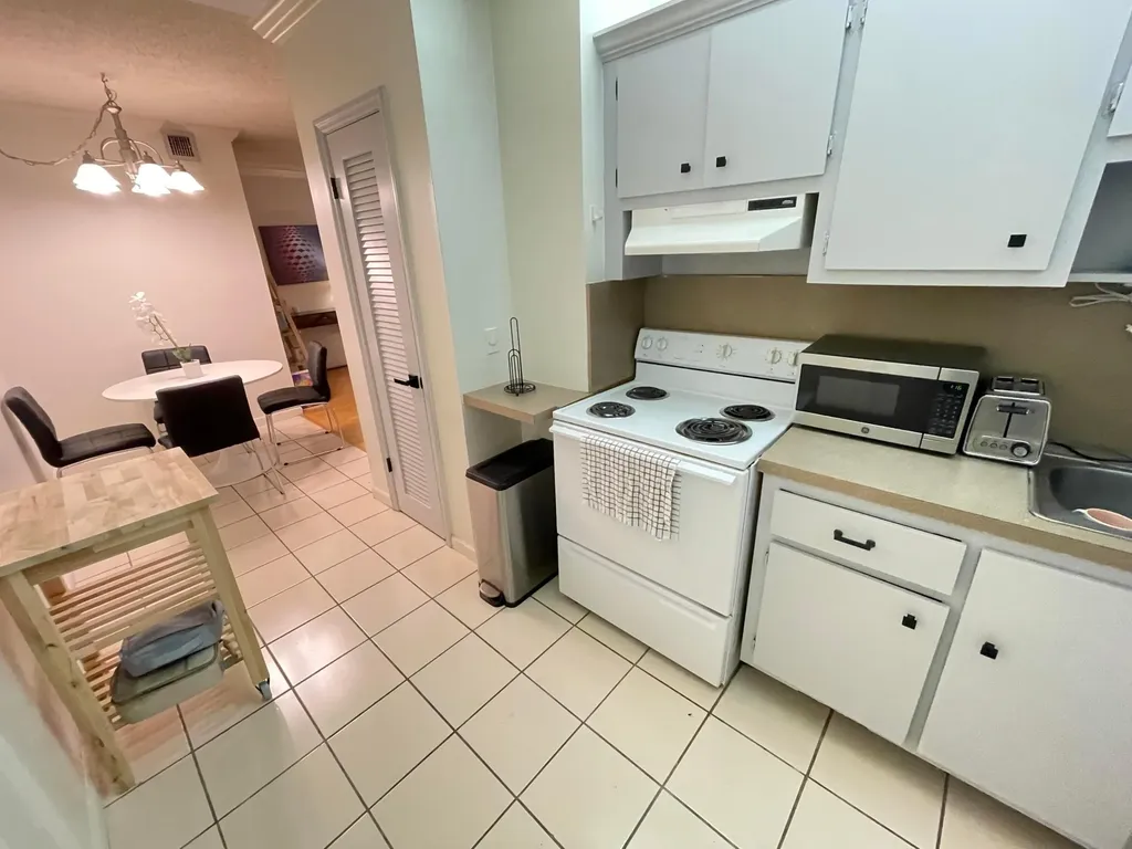 2424 SE 17th Causeway Fort Lauderdale FL 33316