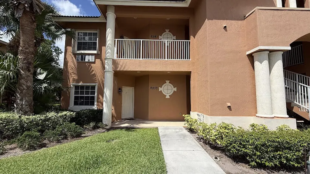 8233 Mulligan Circle Port St Lucie FL 34986