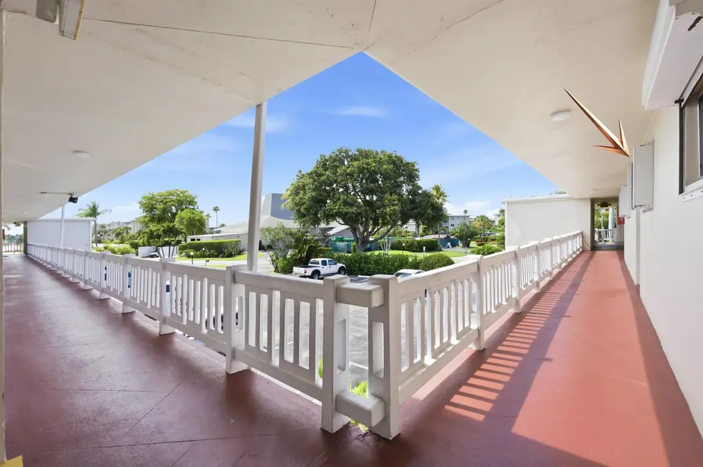 2534 Garden Drive S Lake Worth FL 33461
