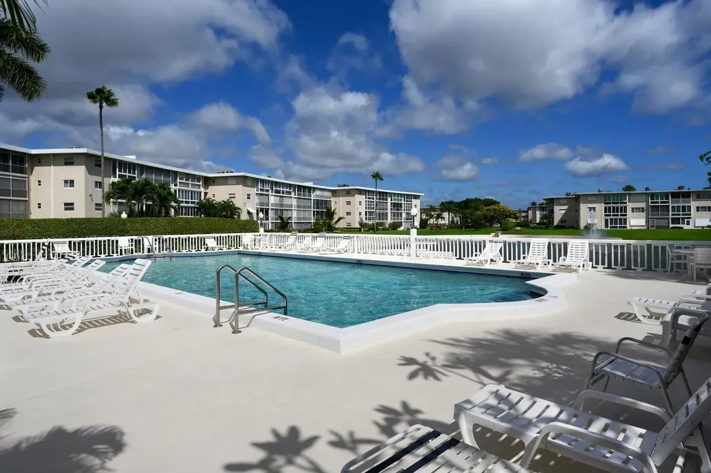 2534 Garden Drive S Lake Worth FL 33461