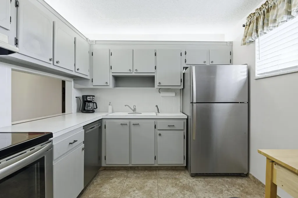 2534 Garden Drive S Lake Worth FL 33461
