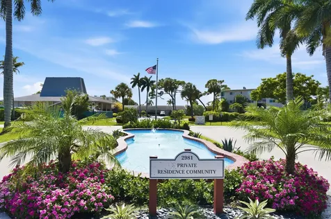 2534 Garden Drive S Lake Worth FL 33461