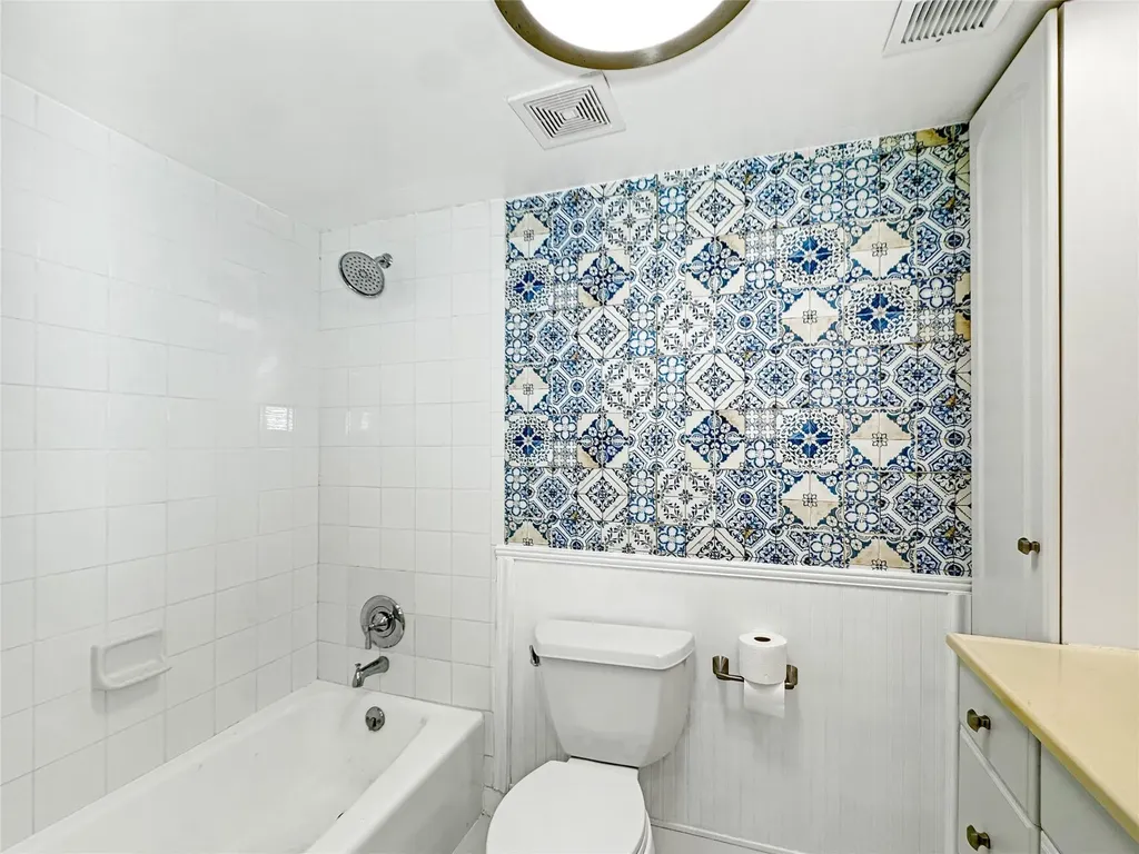 2950 N Palm Aire Drive Pompano Beach FL 33069