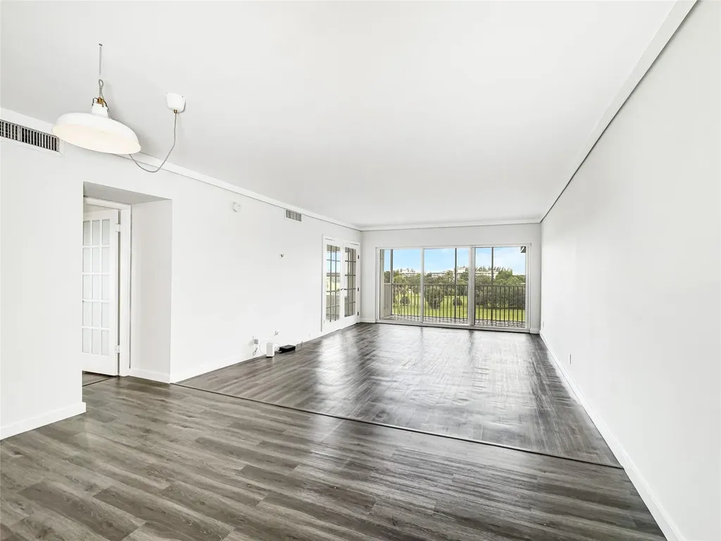 2950 N Palm Aire Drive Pompano Beach FL 33069