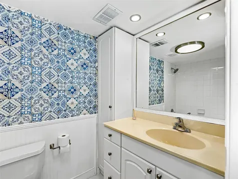 2950 N Palm Aire Drive Pompano Beach FL 33069