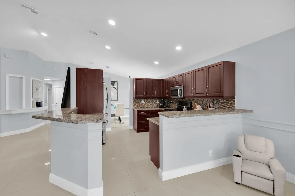 3400 Turtle Cove Royal Palm Beach FL 33411