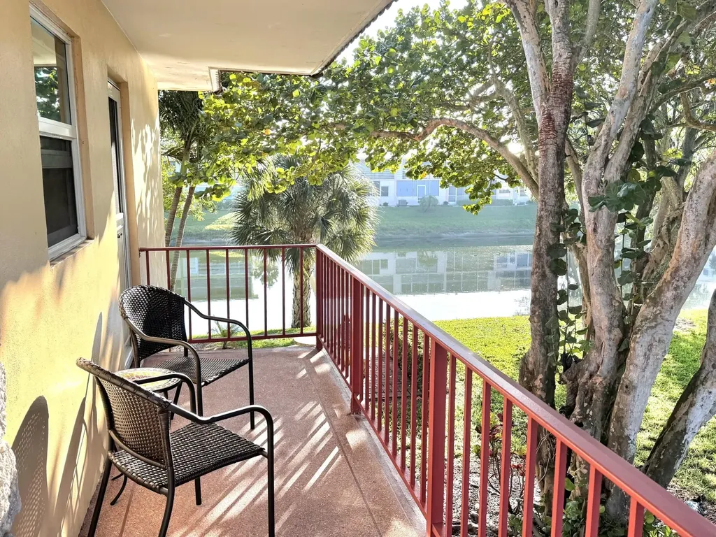 209 Oxford 100 West Palm Beach FL 33417